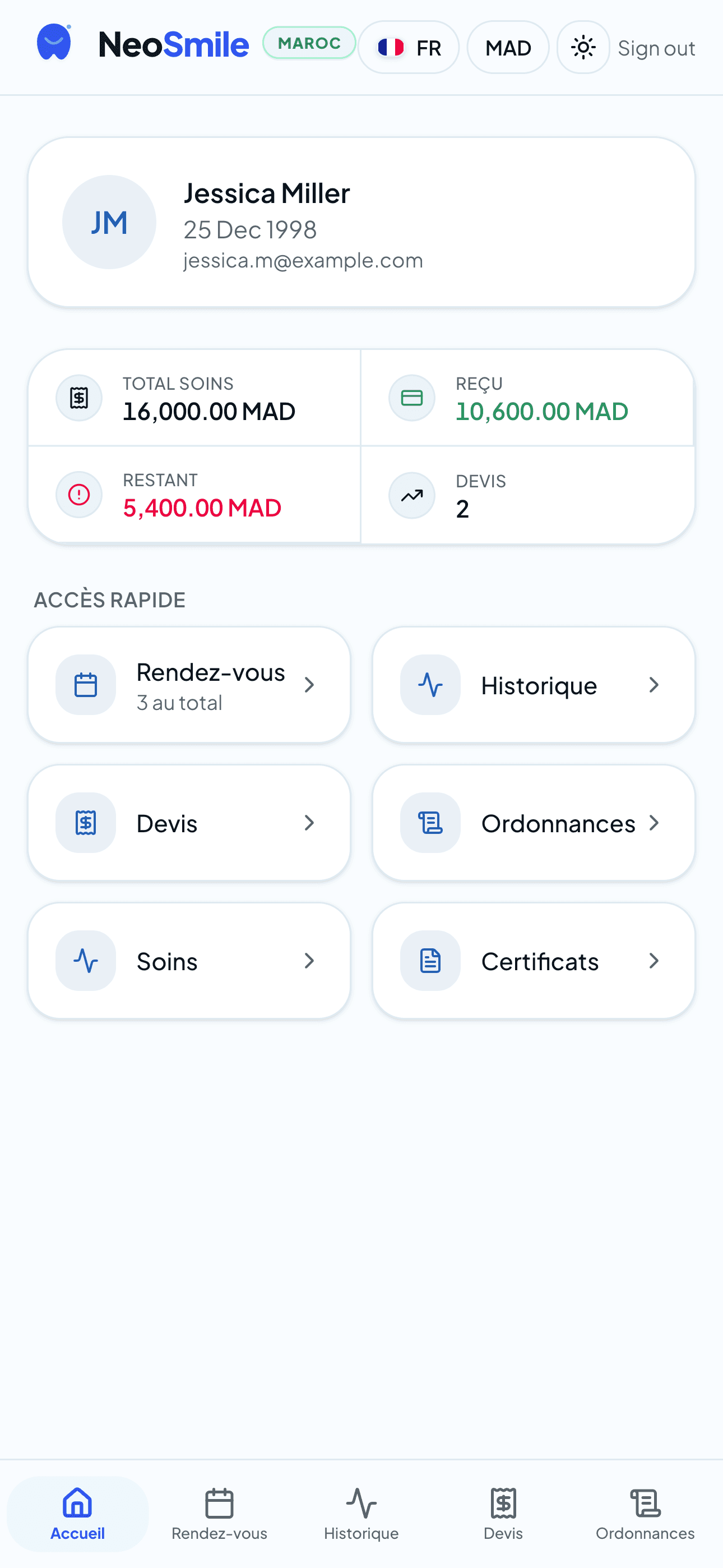 Portail patient NeoSmile sur smartphone avec ordonnances, rendez-vous et décomptes mutuelle